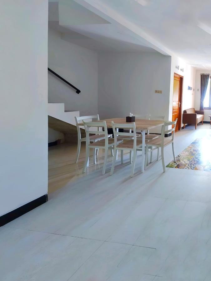 Homestay Omah Putih Bantul Exteriér fotografie